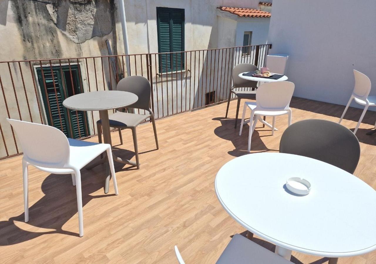 B&B Tra Le Vie Del Borgo ヴィエステ エクステリア 写真